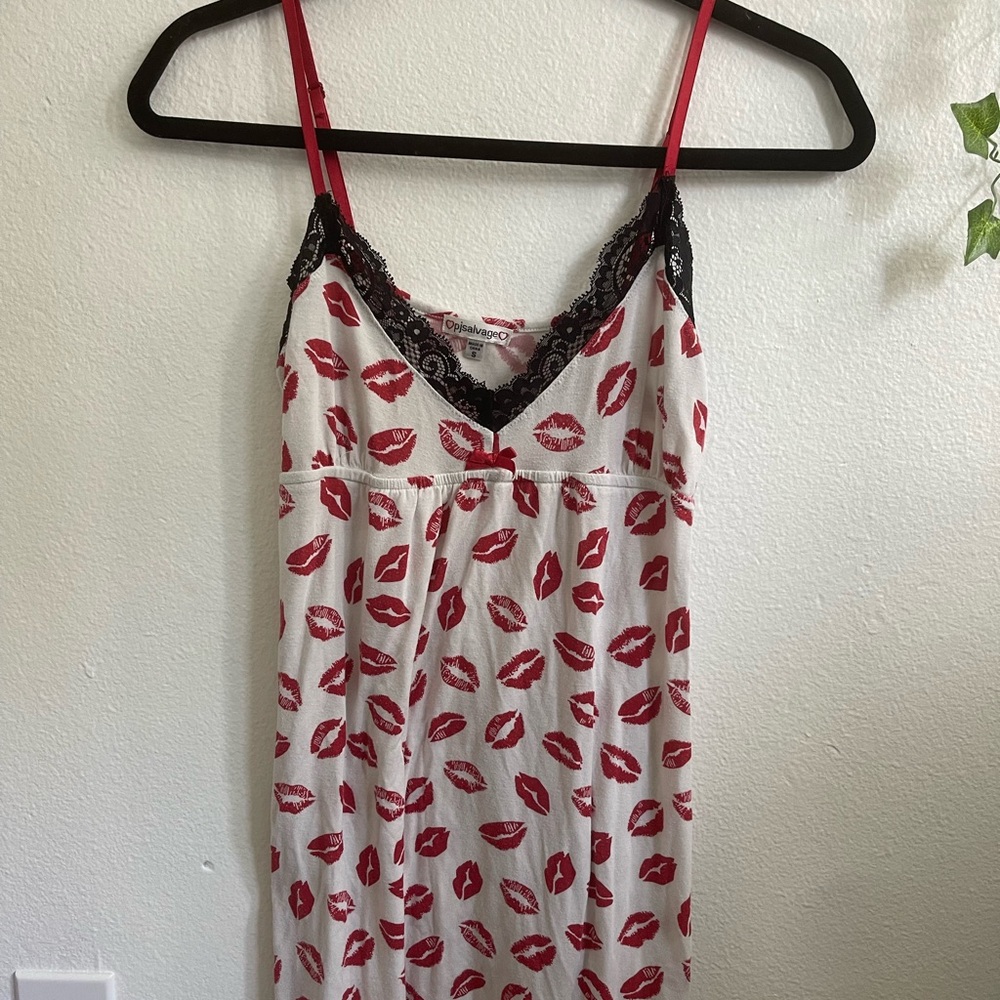 Women's Red Lip Print Nightgown